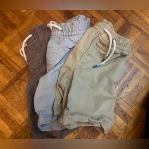 SOLD Boys very lightly worn 6-8 clothing (Zara/H&M/Old Navy) - Picture 3 of 9